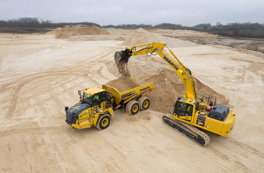 KOMATSU EUROPE ANNONCE LA VENTE DU 1000E TOMBEREAU ARTICULÉ HM300
